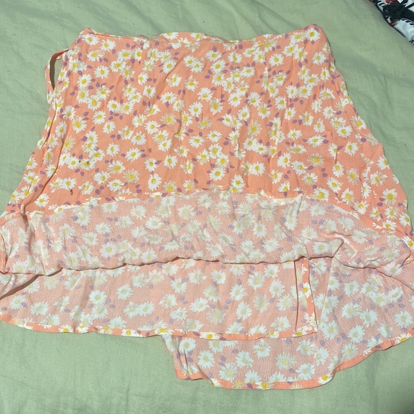 pink tie around skirt - Picture 2 of 2